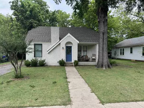 1716 Simms, Conway, AR 72032