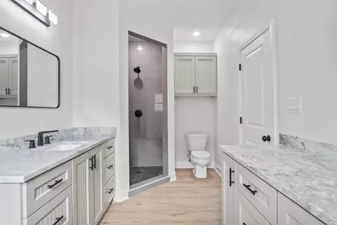 Bath - 514 Madeleine Cir, Austin, AR 72007 photo 6 of 8