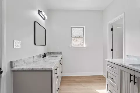 Bath - 514 Madeleine Cir, Austin, AR 72007 photo 7 of 8