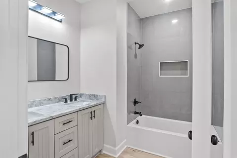 Bath - 514 Madeleine Cir, Austin, AR 72007 photo 1 of 8