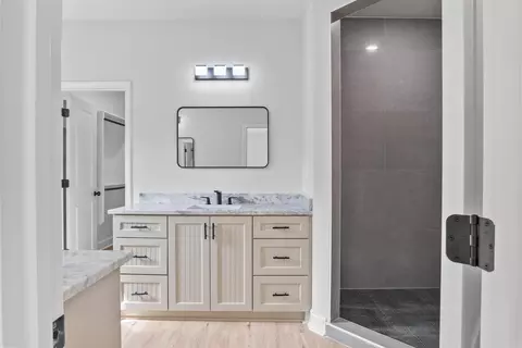 Bath - 514 Madeleine Cir, Austin, AR 72007 photo 5 of 8