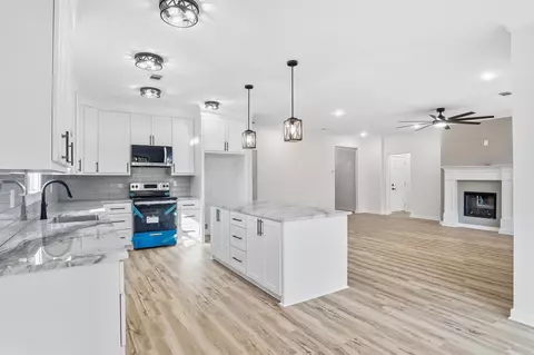 Kitchen - 504 Madeleine, Austin, AR 72007 photo 3 of 3