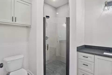 Bath - 506 Madeleine Cir, Austin, AR 72007 photo 5 of 9
