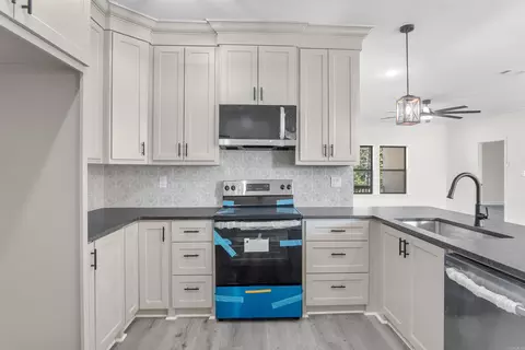 Kitchen - 506 Madeleine Cir, Austin, AR 72007 photo 1 of 3
