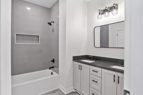 Bath - 506 Madeleine Cir, Austin, AR 72007 photo 8 of 9