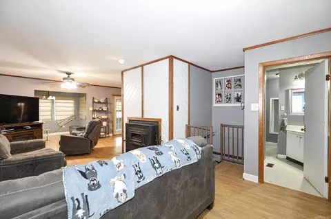 Living - 2215 Gwin Ln, Benton, AR 72019 photo 4 of 4
