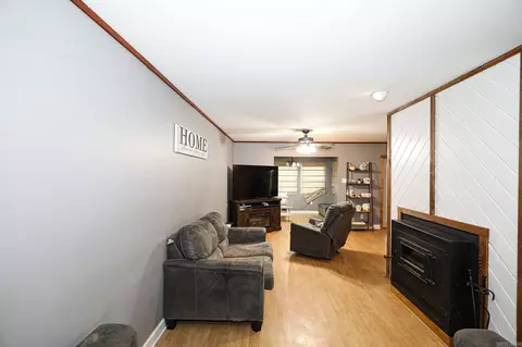 Living - 2215 Gwin Ln, Benton, AR 72019 photo 1 of 4