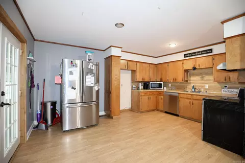 Kitchen - 2215 Gwin Ln, Benton, AR 72019 photo 1 of 2