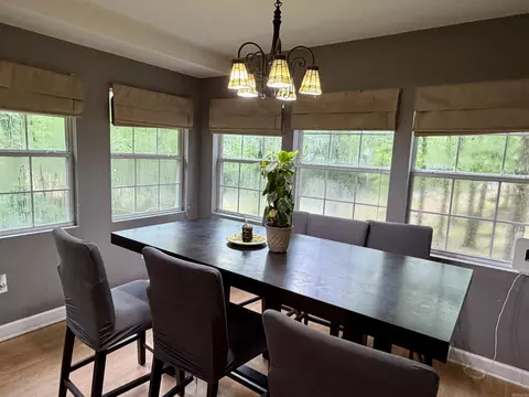 Dining - 2215 Gwin Ln, Benton, AR 72019 photo 3 of 3