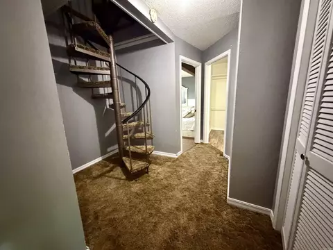 Entry Way - 2215 Gwin Ln, Benton, AR 72019 photo 3 of 6