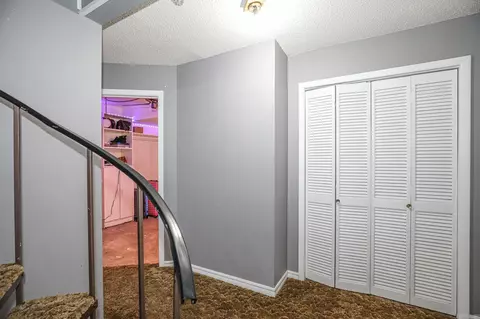 Entry Way - 2215 Gwin Ln, Benton, AR 72019 photo 2 of 6