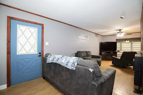 Entry Way - 2215 Gwin Ln, Benton, AR 72019 photo 1 of 5