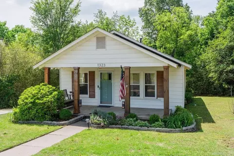 1323 W Searcy St, Heber Springs, AR 72543