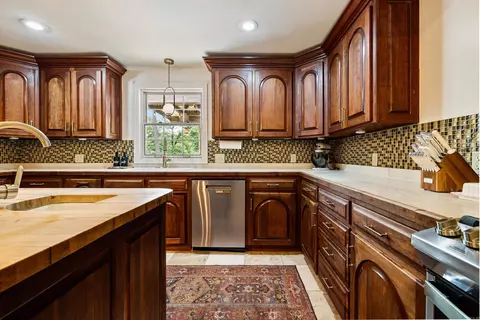 Kitchen - 39 Bradley St, Bryant, AR 72022 photo 5 of 7