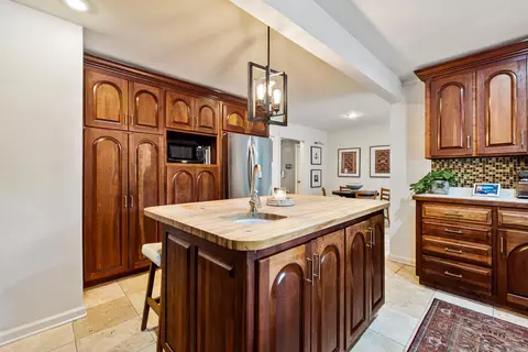Kitchen - 39 Bradley St, Bryant, AR 72022 photo 7 of 7