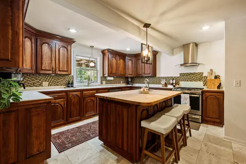 Kitchen - 39 Bradley St, Bryant, AR 72022 photo 1 of 7