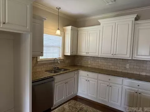 Kitchen - 2405 Eighteen Loop, Conway, AR 72034 photo 3 of 4