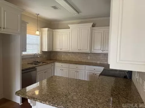Kitchen - 2405 Eighteen Loop, Conway, AR 72034 photo 1 of 4