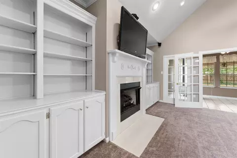Living - 2435 Grummer Ln, Conway, AR 72034 photo 4 of 6