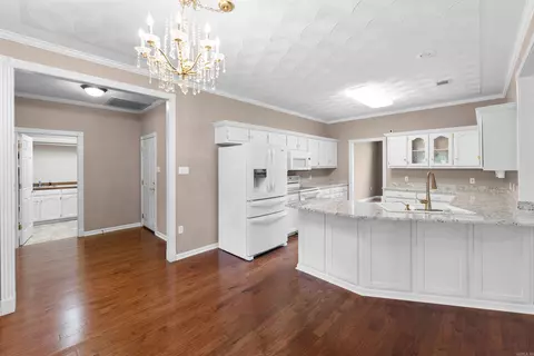 Entry Way - 2435 Grummer Ln, Conway, AR 72034 photo 4 of 5