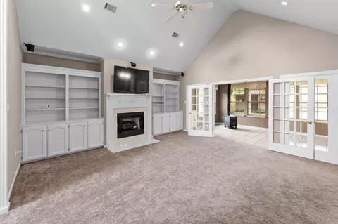 Living - 2435 Grummer Ln, Conway, AR 72034 photo 2 of 7