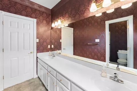 Bath - 2435 Grummer Ln, Conway, AR 72034 photo 7 of 8