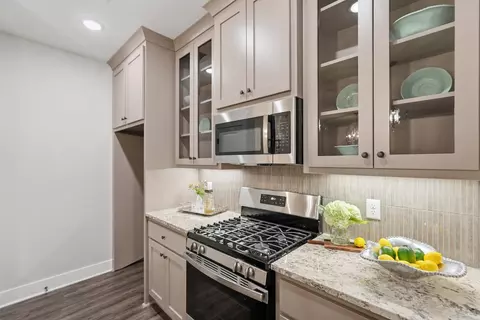 Kitchen - 2444 Pleasant Willow Dr, Benton, AR 72015 photo 4 of 6