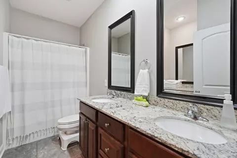 Bath - 1220 Andrews Dr, Conway, AR 72032 photo 2 of 5