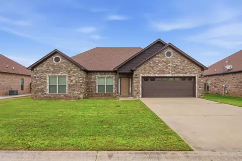 1220 Andrews Dr, Conway, AR 72032