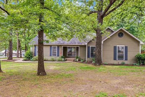 12601 Timber Bend Dr, Little Rock, AR 72211