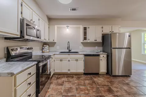 Kitchen - 120 Cypress Dr, Trumann, AR 72472 photo 2 of 4