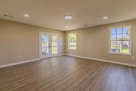 Living - 120 Cypress Dr, Trumann, AR 72472 photo 1 of 5