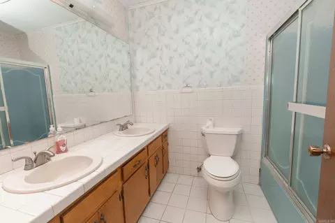 Bath - 5205 Rogers Rd, Pine Bluff, AR 71603 photo 1 of 3