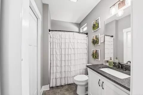 Bath - 1565 Marquee Cir, Cabot, AR 72023 photo 5 of 6