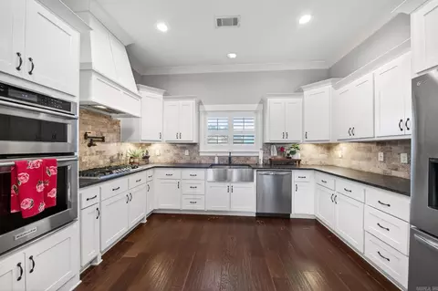 Kitchen - 1565 Marquee Cir, Cabot, AR 72023 photo 6 of 6