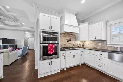 Kitchen - 1565 Marquee Cir, Cabot, AR 72023 photo 5 of 6