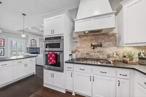 Kitchen - 1565 Marquee Cir, Cabot, AR 72023 photo 2 of 6