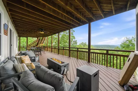 126 E Villena Dr, Hot Springs Village, AR 71909