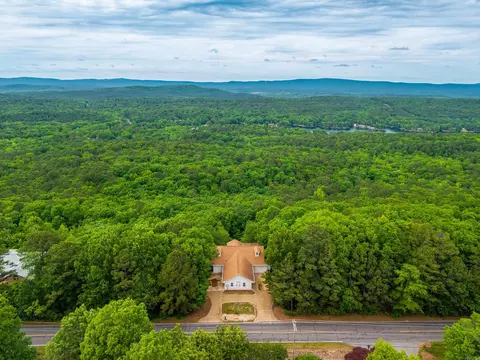 126 E Villena Dr, Hot Springs Village, AR 71909
