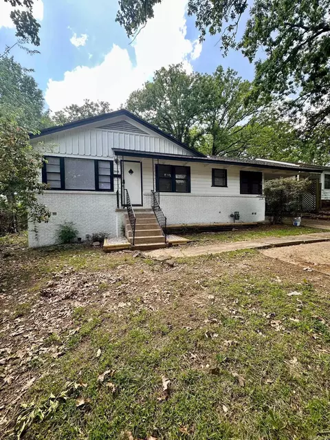 5909 Lee Ave, Little Rock, AR 72205