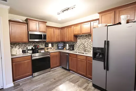 Kitchen - 15 Daytona Dr, Cabot, AR 72023 photo 1 of 5