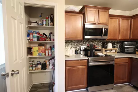 Kitchen - 15 Daytona Dr, Cabot, AR 72023 photo 3 of 5