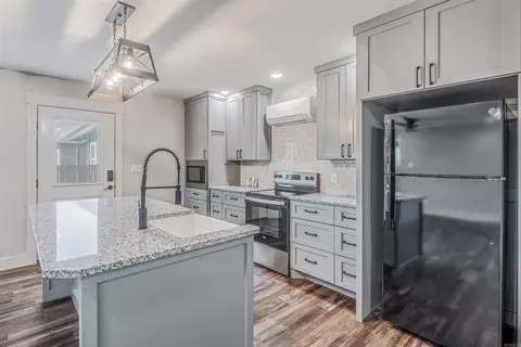 Kitchen - 8 Winterberry Dr, Greenbrier, AR 72058 photo 6 of 7