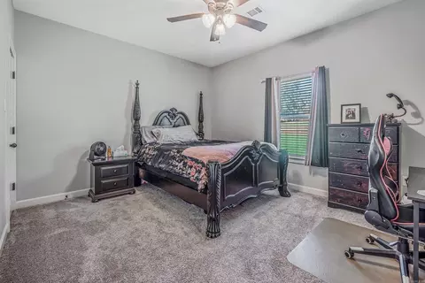 Bedroom - 8 Winterberry Dr, Greenbrier, AR 72058 photo 3 of 7