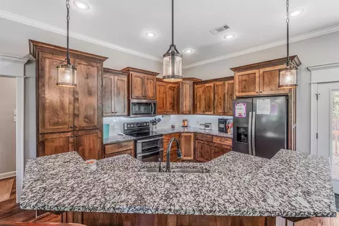 Kitchen - 8 Winterberry Dr, Greenbrier, AR 72058 photo 4 of 7
