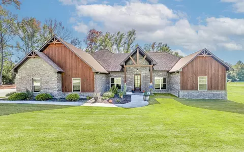 8 Winterberry Dr, Greenbrier, AR 72058