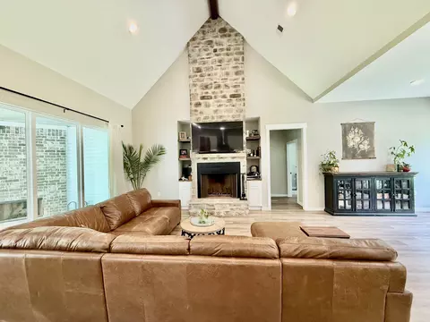 Living - 44 Skinner Rd, Austin, AR 72007 photo 1 of 2