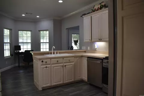 Kitchen - 101 Artesia Ln, Beebe, AR 72012 photo 2 of 3