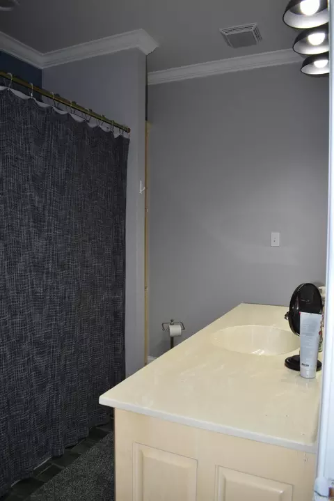 Bath - 101 Artesia Ln, Beebe, AR 72012 photo 1 of 4