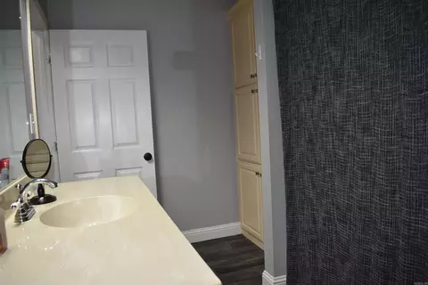 Bath - 101 Artesia Ln, Beebe, AR 72012 photo 2 of 4